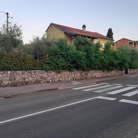 Apartmani Ljerka Malinska Zewnętrze zdjęcie