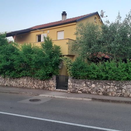 Apartmani Ljerka Malinska Zewnętrze zdjęcie