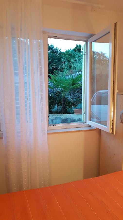 Apartmani Ljerka Malinska Zewnętrze zdjęcie