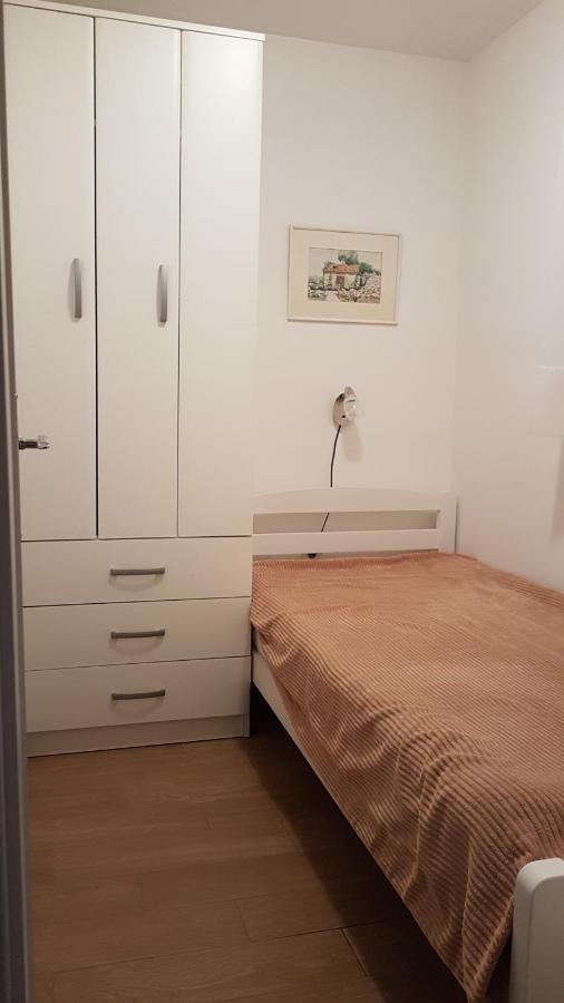 Apartmani Ljerka Malinska Zewnętrze zdjęcie