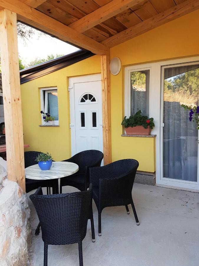 Apartmani Ljerka Malinska Zewnętrze zdjęcie