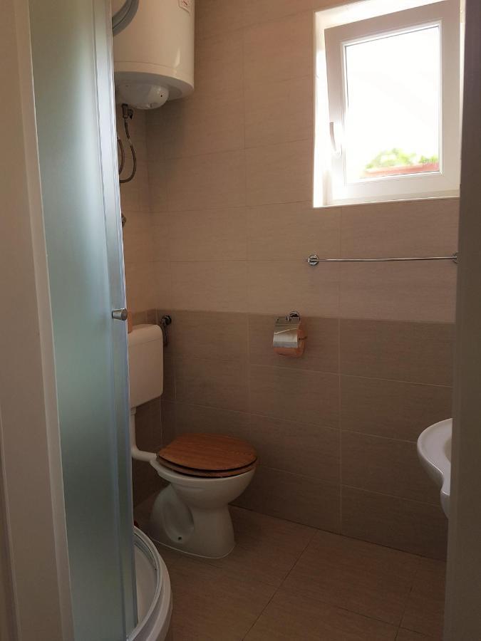 Apartmani Ljerka Malinska Zewnętrze zdjęcie