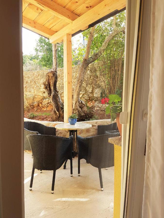 Apartmani Ljerka Malinska Zewnętrze zdjęcie