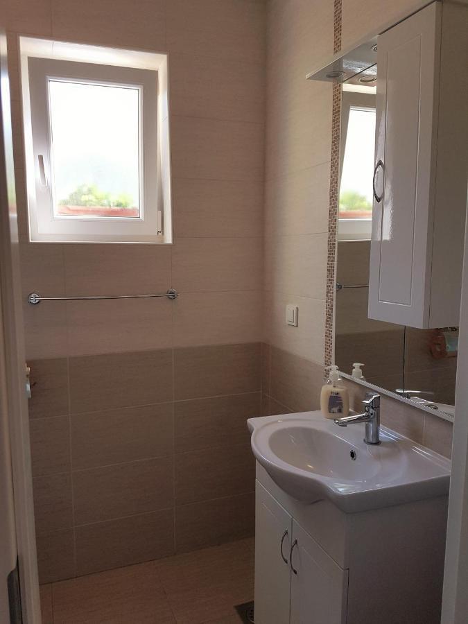 Apartmani Ljerka Malinska Zewnętrze zdjęcie