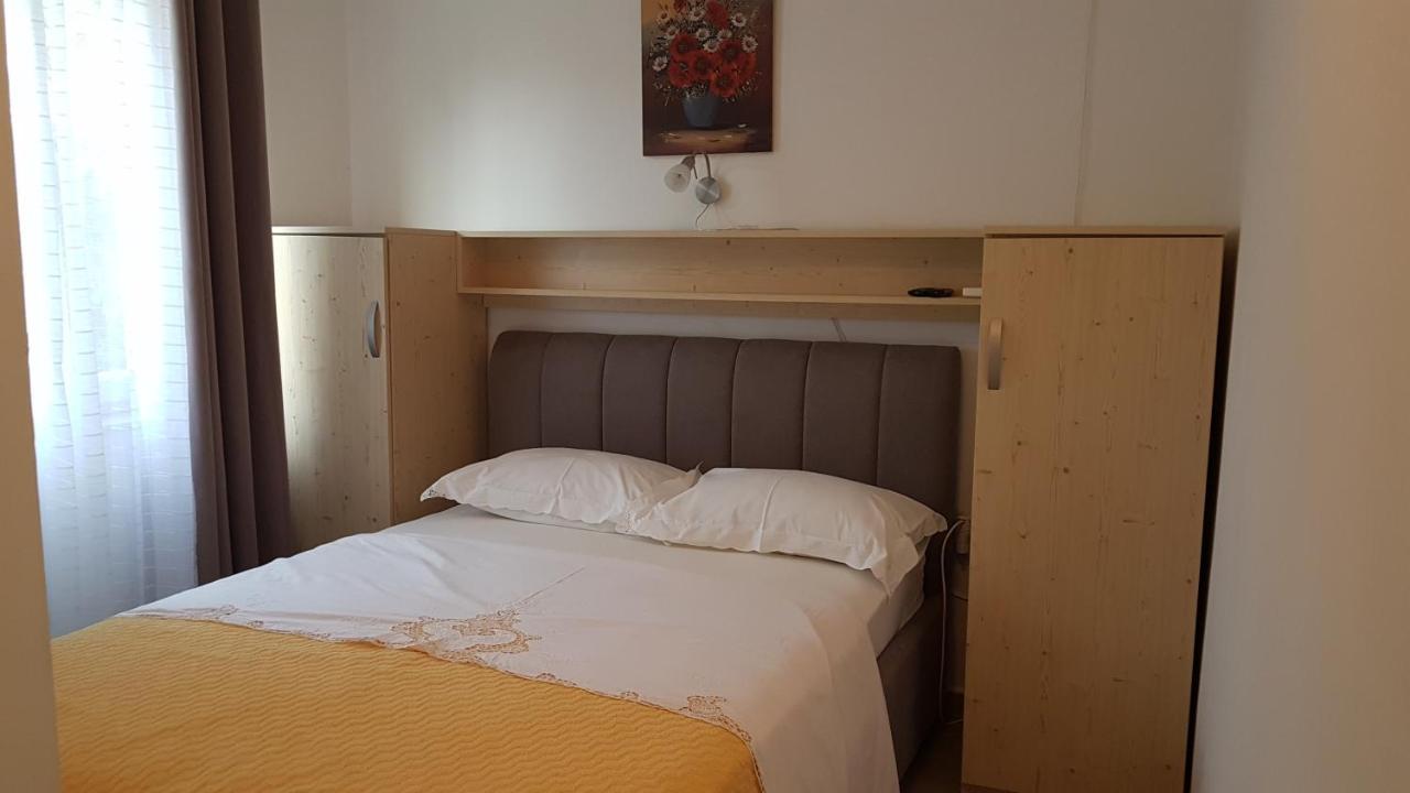 Apartmani Ljerka Malinska Zewnętrze zdjęcie