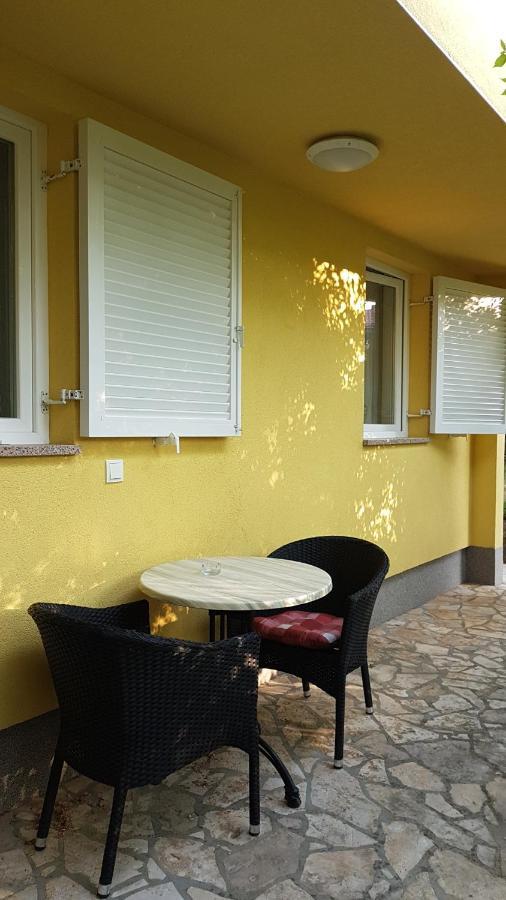 Apartmani Ljerka Malinska Zewnętrze zdjęcie