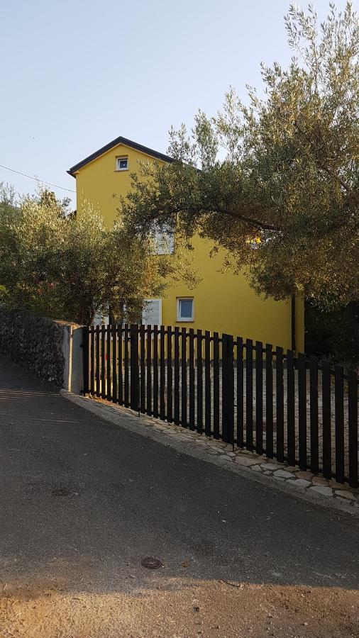 Apartmani Ljerka Malinska Zewnętrze zdjęcie