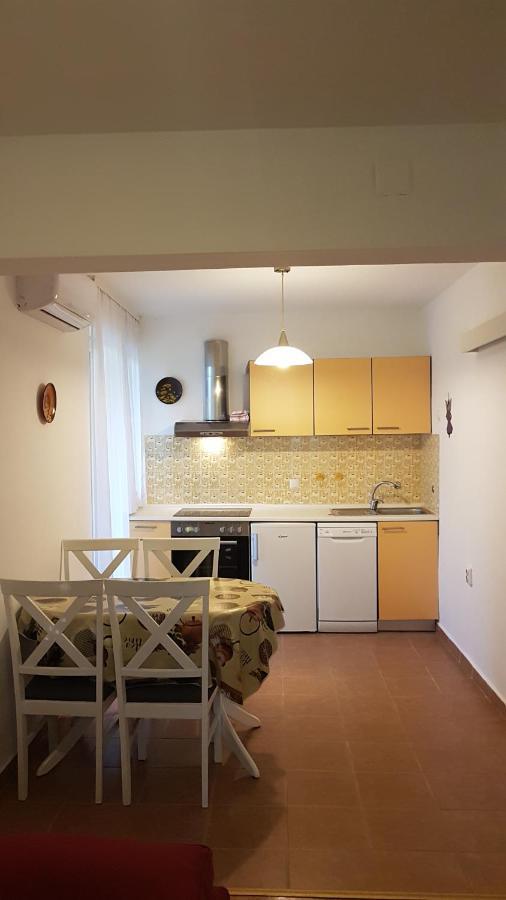Apartmani Ljerka Malinska Zewnętrze zdjęcie