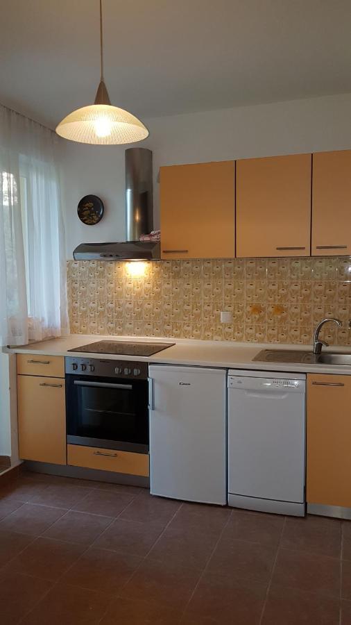 Apartmani Ljerka Malinska Zewnętrze zdjęcie