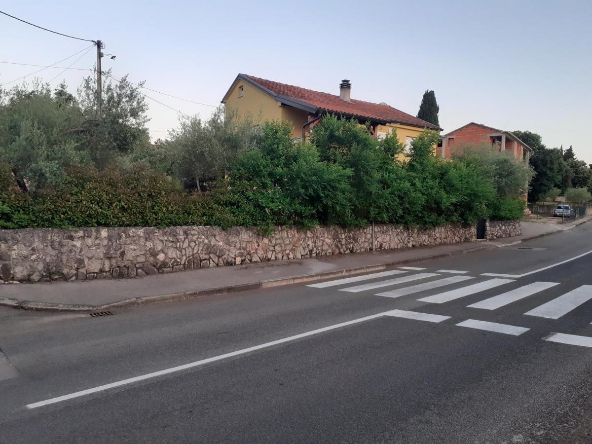 Apartmani Ljerka Malinska Zewnętrze zdjęcie