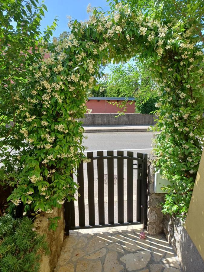Apartmani Ljerka Malinska Zewnętrze zdjęcie