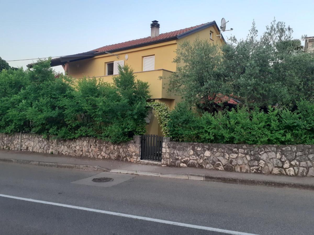 Apartmani Ljerka Malinska Zewnętrze zdjęcie