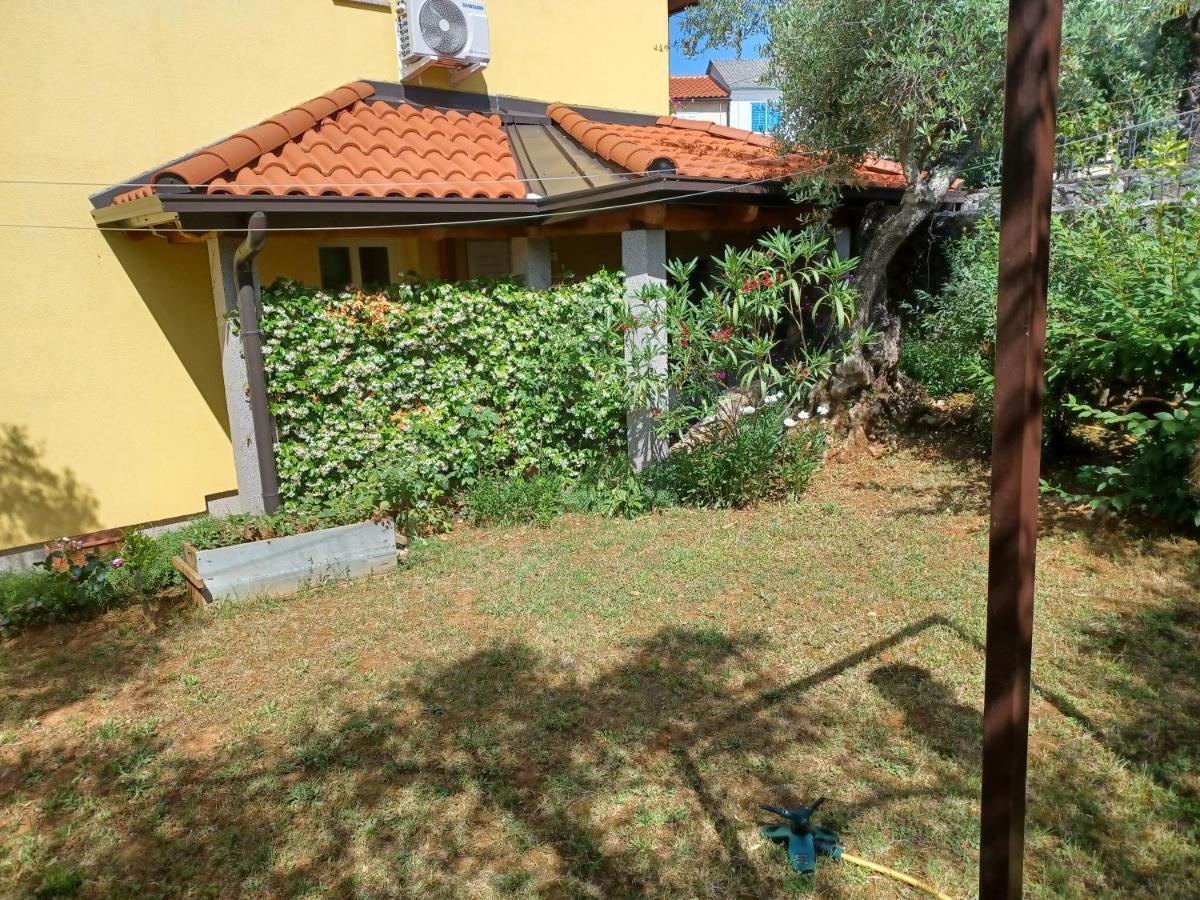 Apartmani Ljerka Malinska Zewnętrze zdjęcie
